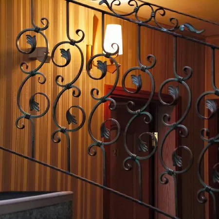 Family Chiplakoff بورغاس