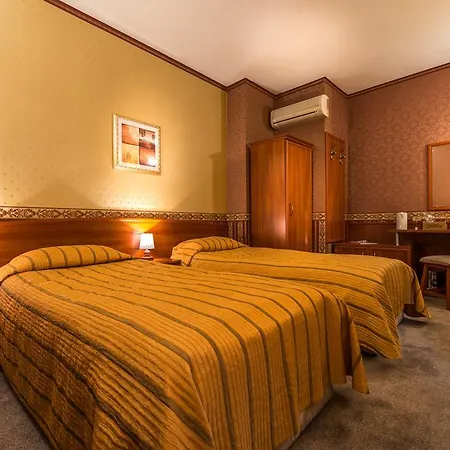 Отель Family Chiplakoff 3*